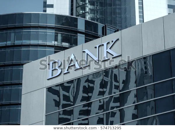은행 건물 창문 간판