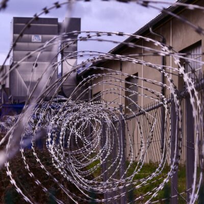 에콰도르 철조망 교도소 감옥