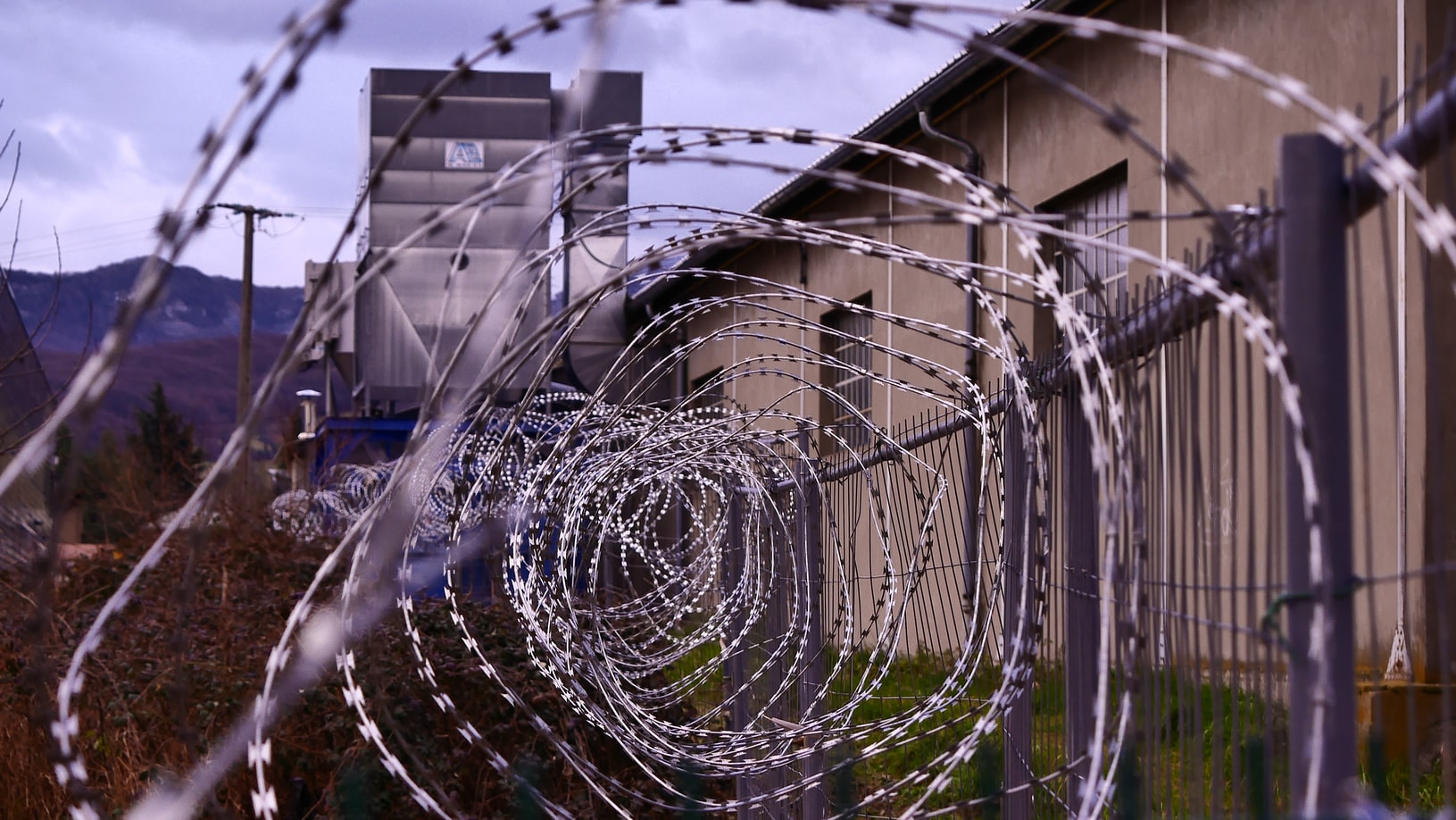 에콰도르 철조망 교도소 감옥