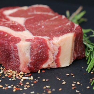 소고기 생고기 스테이크 고기 돼지고기 붉은고기